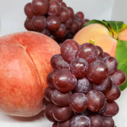 大澤農園の白桃 4 個&デラウエア 2kg (2025年7月から予約を受け付けます。)